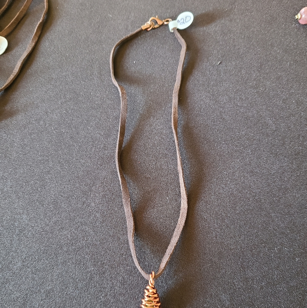 Handmade Chartreuse Mother-of-pearl Necklaces - Picture 2 of 3